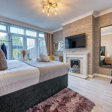 Elegant 5 Bed House - Sleeps 9, Central Solihull, Nec, Jlr, Hs2, Resorts World, Airport Business And Leisure Stays, Exteriér fotografie