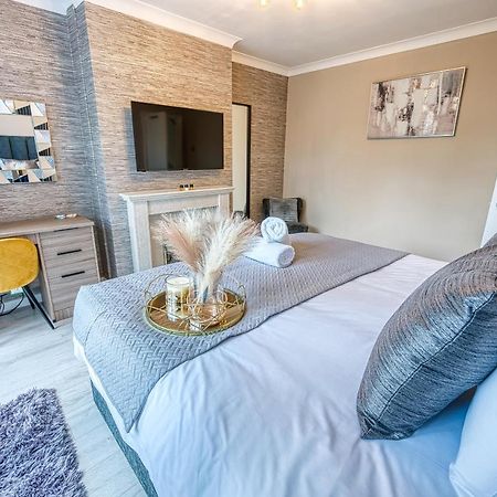 Elegant 5 Bed House - Sleeps 9, Central Solihull, Nec, Jlr, Hs2, Resorts World, Airport Business And Leisure Stays, Exteriér fotografie