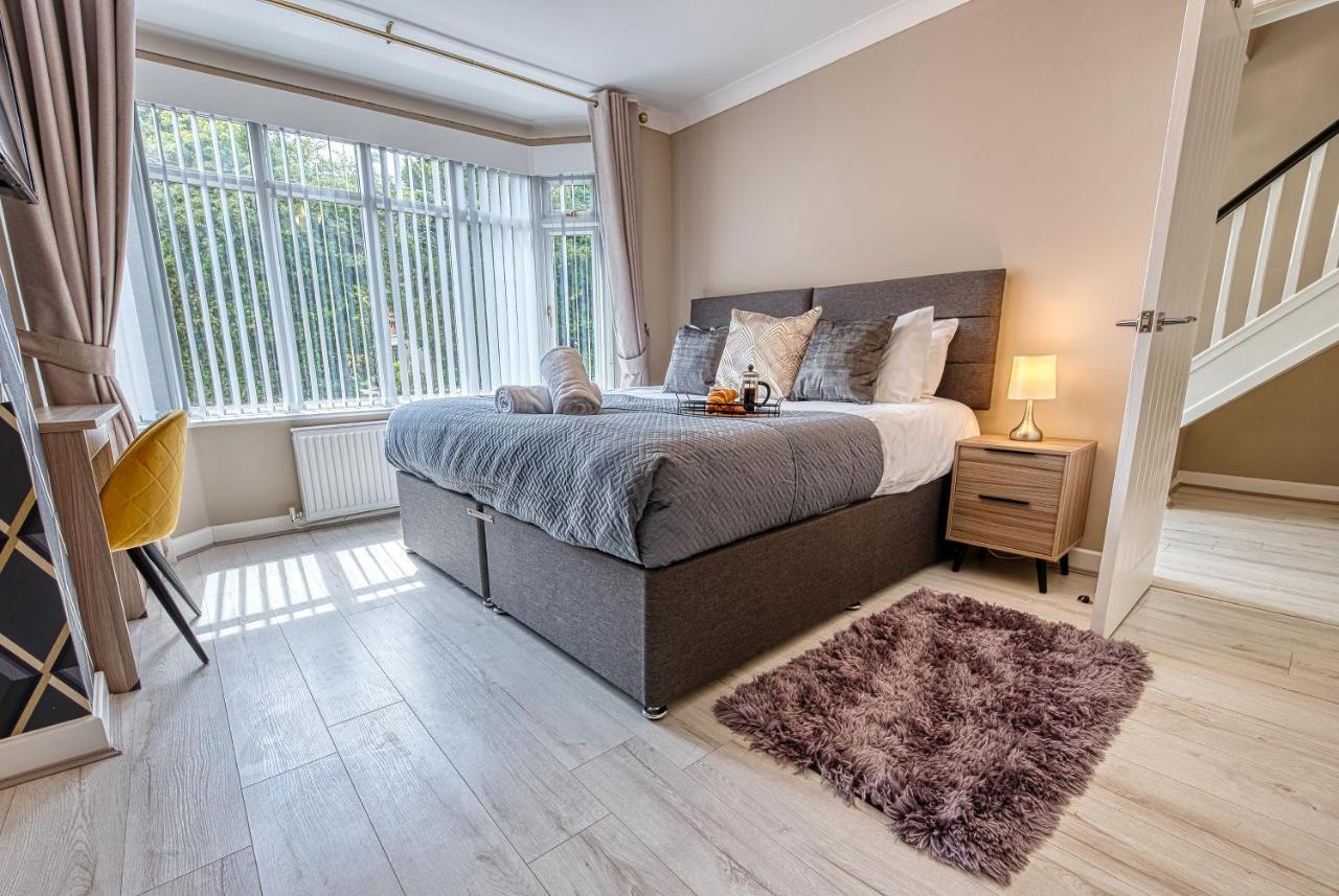 Elegant 5 Bed House - Sleeps 9, Central Solihull, Nec, Jlr, Hs2, Resorts World, Airport Business And Leisure Stays, Exteriér fotografie