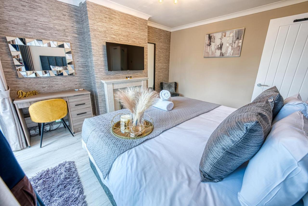 Elegant 5 Bed House - Sleeps 9, Central Solihull, Nec, Jlr, Hs2, Resorts World, Airport Business And Leisure Stays, Exteriér fotografie