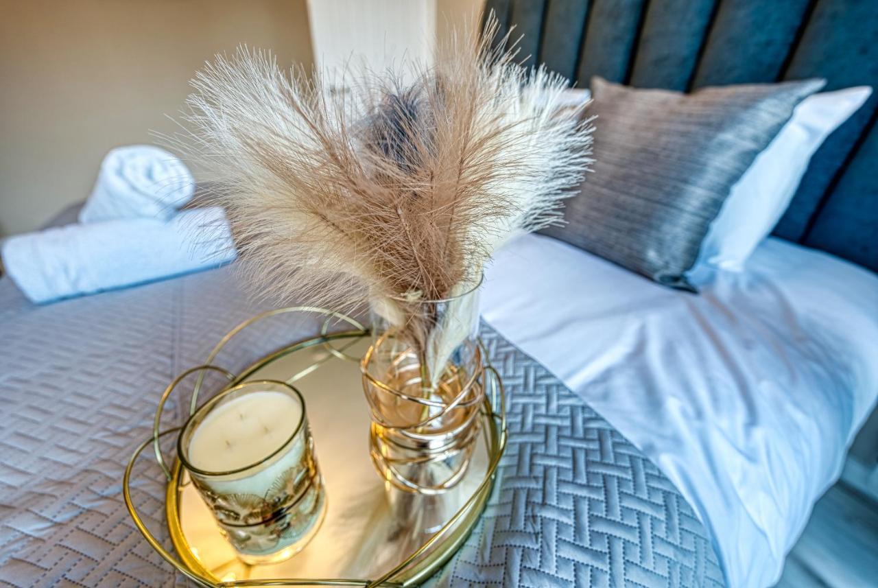 Elegant 5 Bed House - Sleeps 9, Central Solihull, Nec, Jlr, Hs2, Resorts World, Airport Business And Leisure Stays, Exteriér fotografie