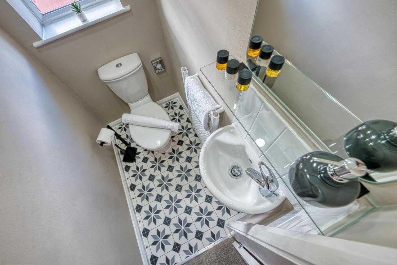 Elegant 5 Bed House - Sleeps 9, Central Solihull, Nec, Jlr, Hs2, Resorts World, Airport Business And Leisure Stays, Exteriér fotografie