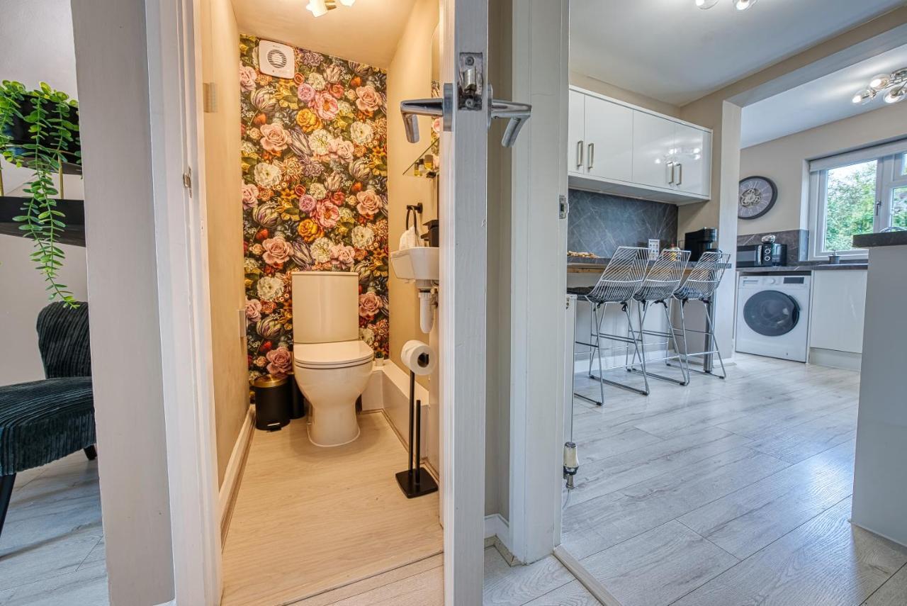 Elegant 5 Bed House - Sleeps 9, Central Solihull, Nec, Jlr, Hs2, Resorts World, Airport Business And Leisure Stays, Exteriér fotografie
