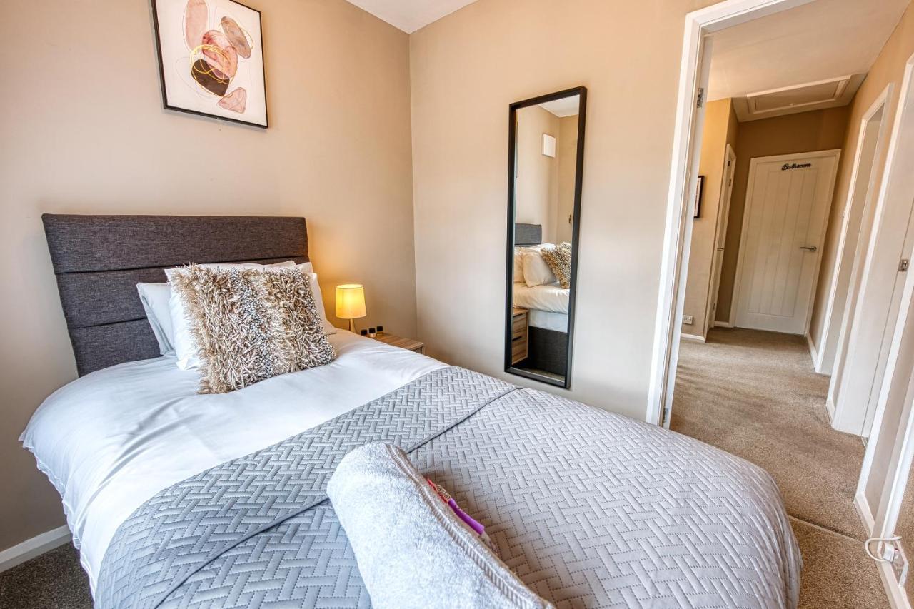 Elegant 5 Bed House - Sleeps 9, Central Solihull, Nec, Jlr, Hs2, Resorts World, Airport Business And Leisure Stays, Exteriér fotografie